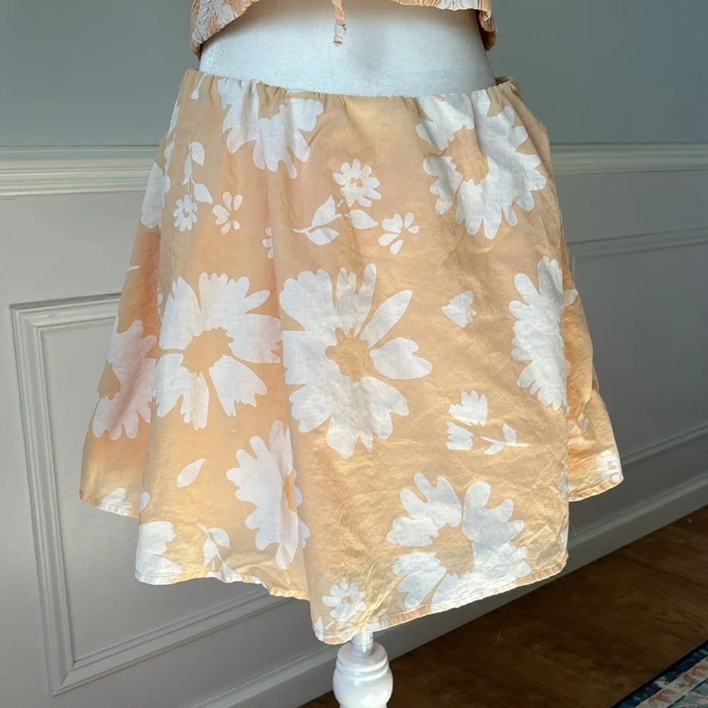 American Eagle Peasant Style Matching Set Floral Sz Med Bottom Sz. Large Top